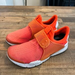 Nike Sock Dart Se Total Crimson White Size 7 Mens shoes